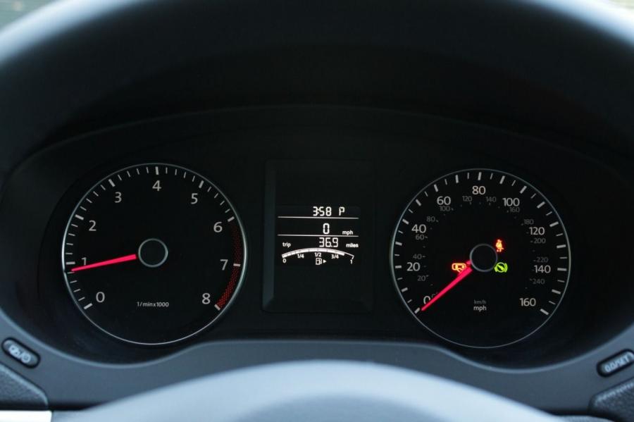  Volkswagen Jetta SE 2014 года  (фото 14 из 32)